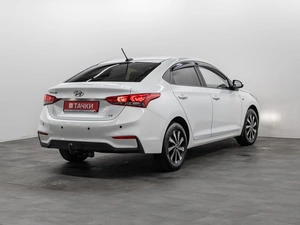 Седан Hyundai Solaris 2019 года, 1349000 рублей, Красноярск