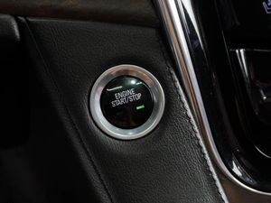 Внедорожник Cadillac Escalade 2015 года, 3699000 рублей, Тюмень