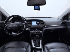 Седан Hyundai Avante 2018 года, 1889000 рублей, Орёл