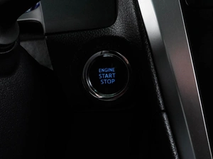 Седан Toyota Camry 2017 года, 2199000 рублей, Воронеж