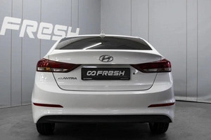 Седан Hyundai Elantra 2017 года, 1340000 рублей, Омск