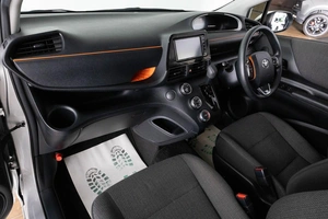 Минивэн Toyota Sienta 2018 года, 1589000 рублей, Красноярск