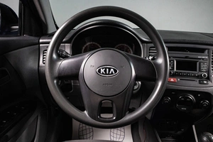 Седан Kia Rio 2011 года, 419000 рублей, Сургут