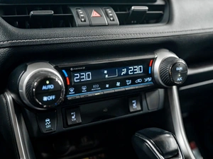 Внедорожник Toyota RAV4 2024 года, 5300000 рублей, Красноярск