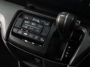 Минивэн Honda Stepwgn 2017 года, 1749000 рублей, Тюмень