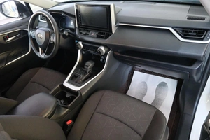 Внедорожник Toyota RAV4 2019 года, 4049000 рублей, Омск