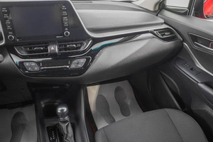 Внедорожник Toyota C-HR 2020 года, 2799000 рублей, Барнаул