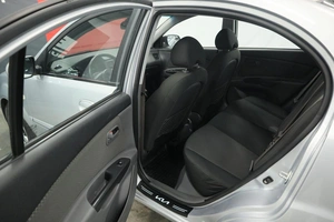 Седан Kia Rio 2009 года, 720000 рублей, Курск