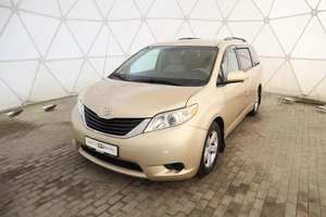 Минивэн Toyota Sienna 2011 года, 2000000 рублей, Обнинск