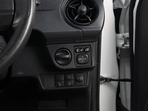 Седан Toyota Corolla Axio 2018 года, 1540000 рублей, Омск