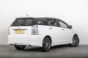 Минивэн Toyota Wish 2005 года, 999000 рублей, Томск