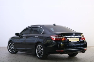 Седан Honda Accord 2017 года, 1919000 рублей, Омск
