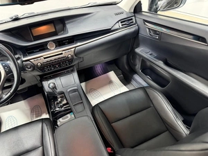 Седан Lexus ES 2013 года, 2049000 рублей, Красноярск
