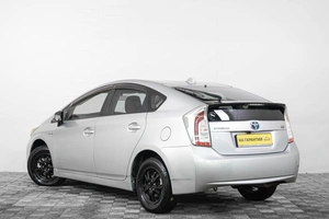 Лифтбек Toyota Prius 2012 года, 1049000 рублей, Кемерово
