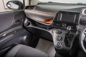 Минивэн Toyota Sienta 2016 года, 1389000 рублей, Томск