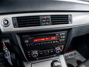 Седан BMW 3 серия 2007 года, 975000 рублей, Красноярск