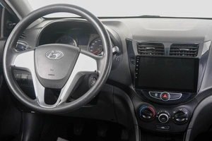 Седан Hyundai Solaris 2012 года, 699000 рублей, Кемерово