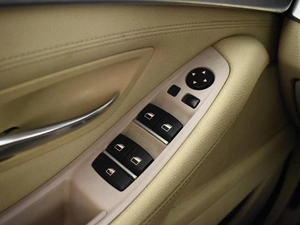 Седан BMW 5 серия 2012 года, 1463900 рублей, Казань