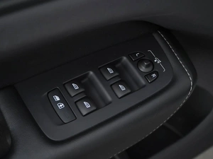 Внедорожник Volvo XC60 2021 года, 3997055 рублей, Москва