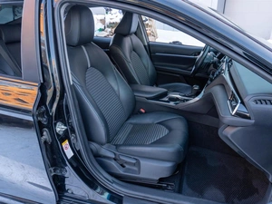 Седан Toyota Camry 2018 года, 2119000 рублей, Саратов