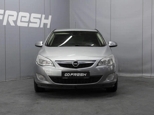 Хетчбэк Opel Astra 2010 года, 530000 рублей, Омск