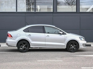 Седан Volkswagen Polo 2016 года, 919000 рублей, Кирилловка