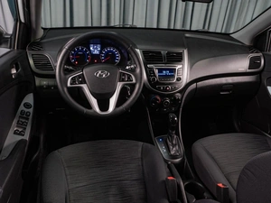 Седан Hyundai Solaris 2015 года, 1045000 рублей, Тюмень