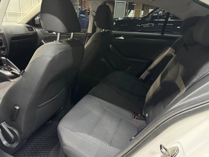 Седан Volkswagen Jetta 2012 года, 1047000 рублей, Красноярск