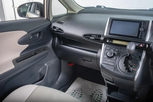 Минивэн Toyota Wish 2012 года, 1179000 рублей, Томск