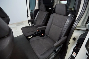Минивэн Toyota Voxy 2015 года, 1797000 рублей, Красноярск