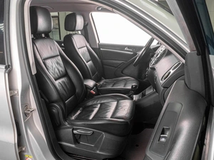 Внедорожник Volkswagen Tiguan 2012 года, 1299000 рублей, Тюмень