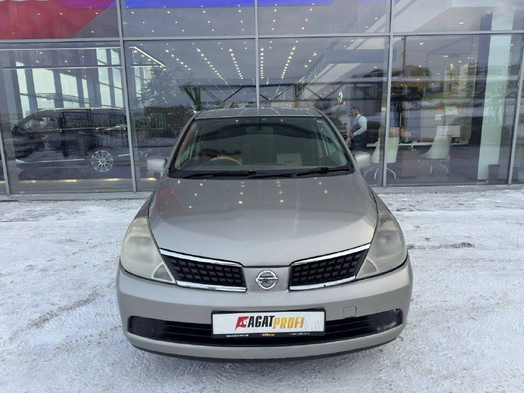 Седан Nissan Tiida 2006 года, 300000 рублей, Солонцы