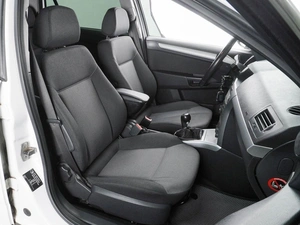 Универсал Opel Astra 2012 года, 819000 рублей, Воронеж