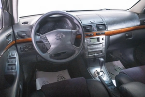 Седан Toyota Avensis 2007 года, 999000 рублей, Томск