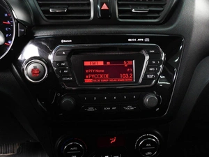 Седан Kia Rio 2014 года, 1025000 рублей, Красный Пахарь