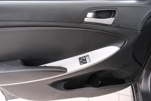 Хетчбэк Hyundai Solaris 2012 года, 729000 рублей, Красноярск