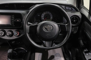 Хетчбэк Toyota Vitz 2019 года, 1029000 рублей, Новокузнецк