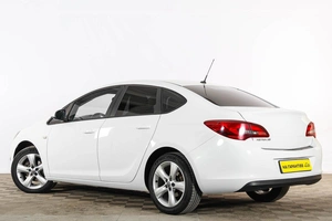 Седан Opel Astra 2012 года, 899000 рублей, Тюмень