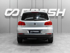 Внедорожник Volkswagen Tiguan 2011 года, 979000 рублей, Тюмень