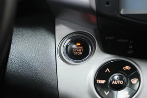 Внедорожник Toyota RAV4 2006 года, 1199000 рублей, Омск