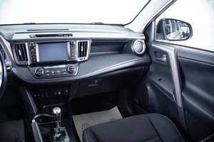Внедорожник Toyota RAV4 2017 года, 2149000 рублей, Пермь