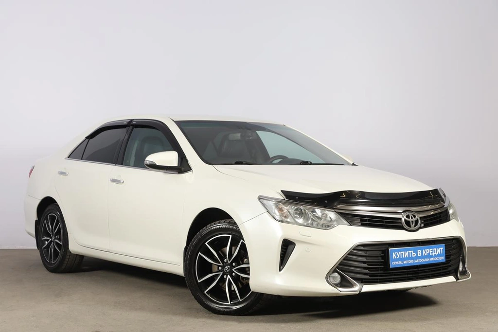 Седан Toyota Camry 2016 года, 1999000 рублей, Новосибирск