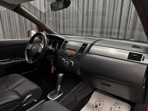 Хетчбэк Nissan Tiida 2011 года, 790000 рублей, Красноярск