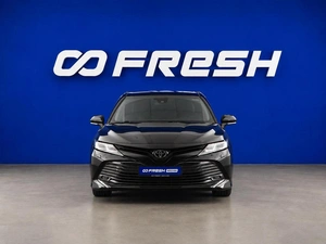 Седан Toyota Camry 2020 года, 2890000 рублей, Москва