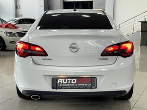 Седан Opel Astra 2013 года, 787000 рублей, Солонцы