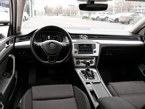 Седан Volkswagen Passat 2017 года, 1599800 рублей, Волгоград