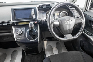 Минивэн Toyota Wish 2011 года, 1189000 рублей, Барнаул