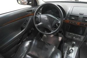 Седан Toyota Avensis 2006 года, 899000 рублей, Новокузнецк