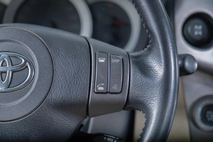 Внедорожник Toyota RAV4 2011 года, 1799000 рублей, Томск