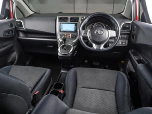 Хетчбэк Toyota Ractis 2012 года, 1125000 рублей, Тюмень